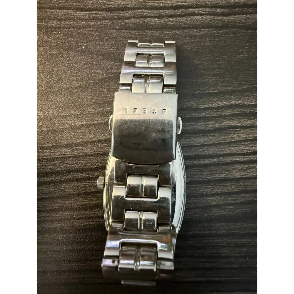 Vintage GUESS Steel 3ATM Calendar Watch- NEEDS BATTERY